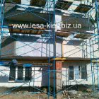 Scaffolding on wooden lining without heels and without jacks